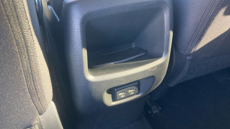 Nissan Qashqai 1.3 DiG-T 160 N-Connecta 5dr Petrol Hatchback